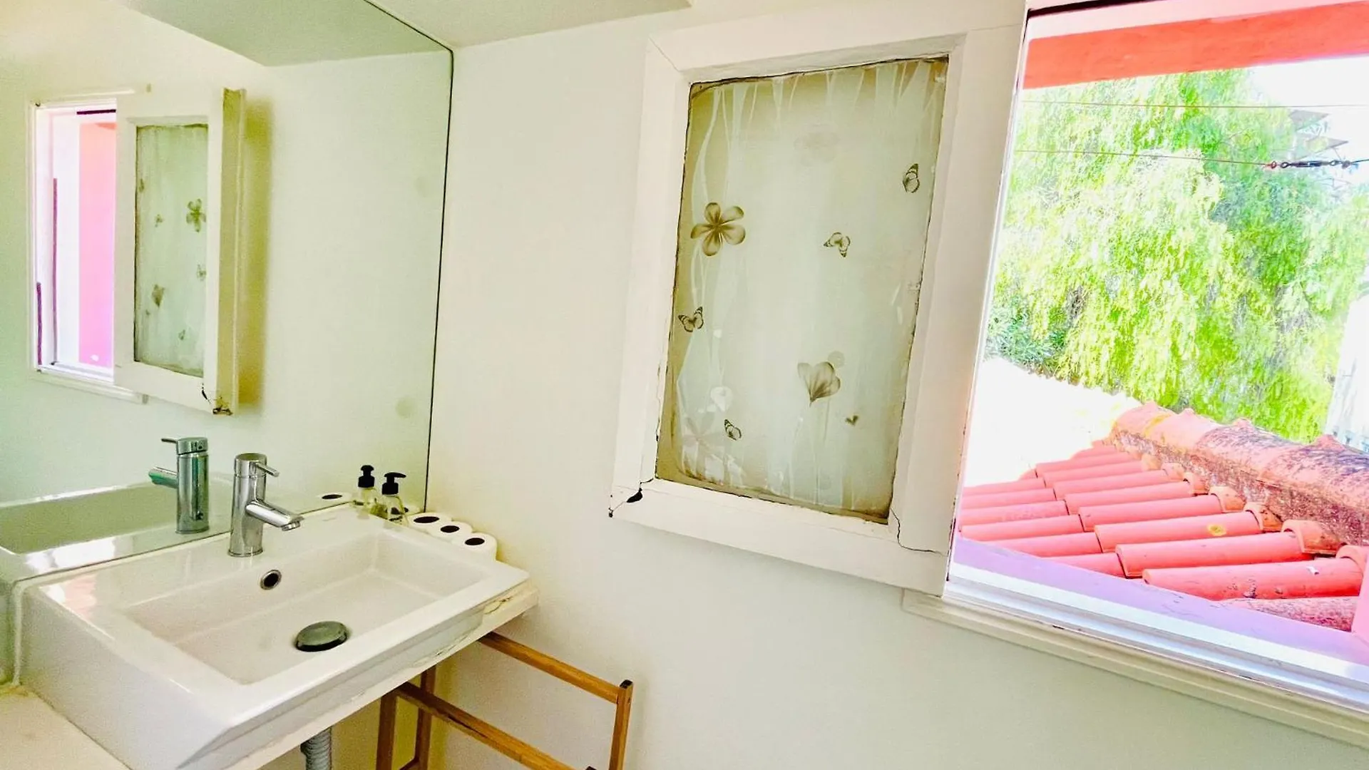 Tram 28 Cozy Apartment In Alfama Lisbon Portugal